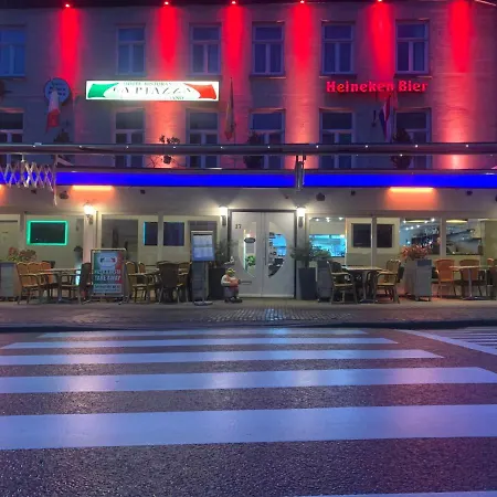 מלון Restaurant La Piazza Valkenburg aan de Geul