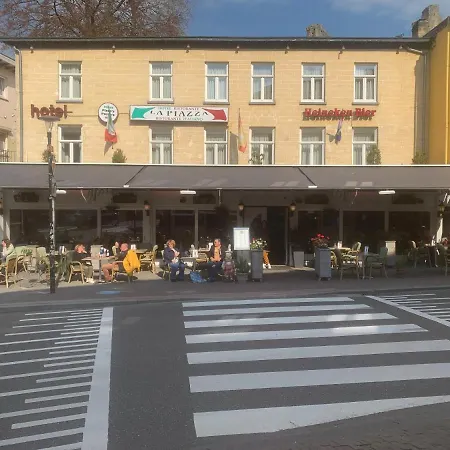 广场餐厅酒店 酒店 3*