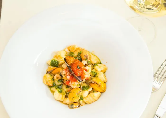 Restaurant La Piazza Готель 3*